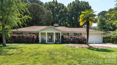 Photo of 434 Blairmore Drive, Charlotte, NC 28211 (MLS # 4376154)