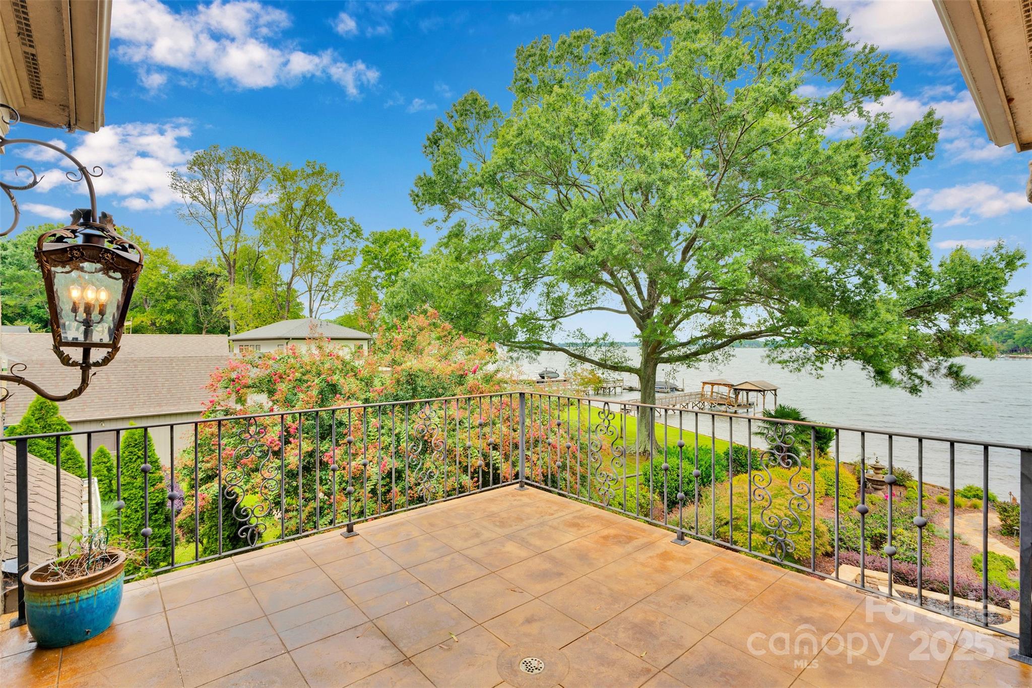 Island Forest - Residential