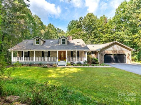331 Thomas Road Hendersonville NC 28739