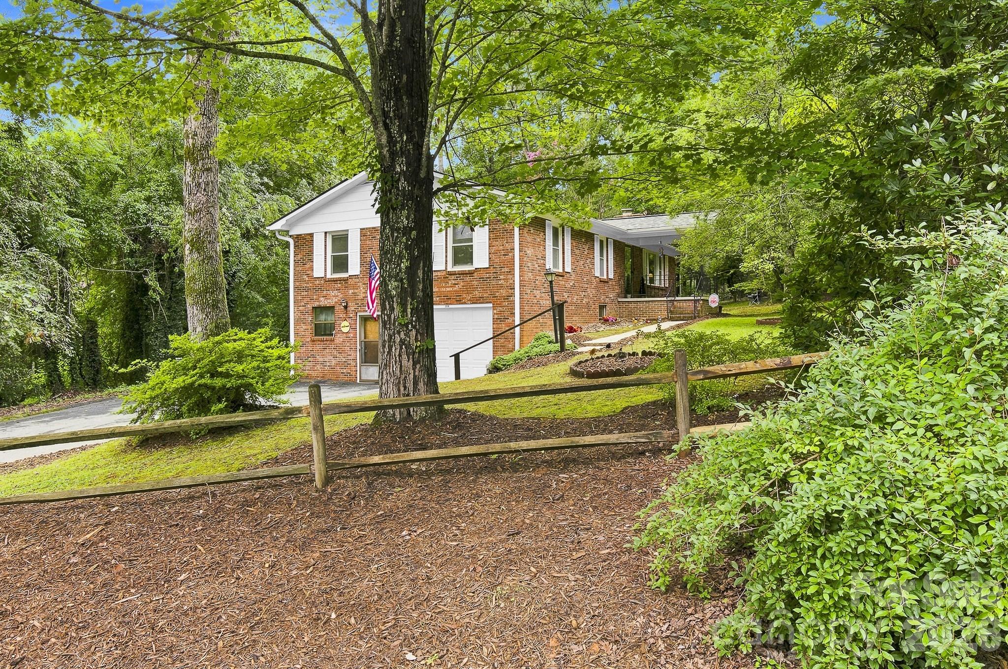 108 Arthur Lane