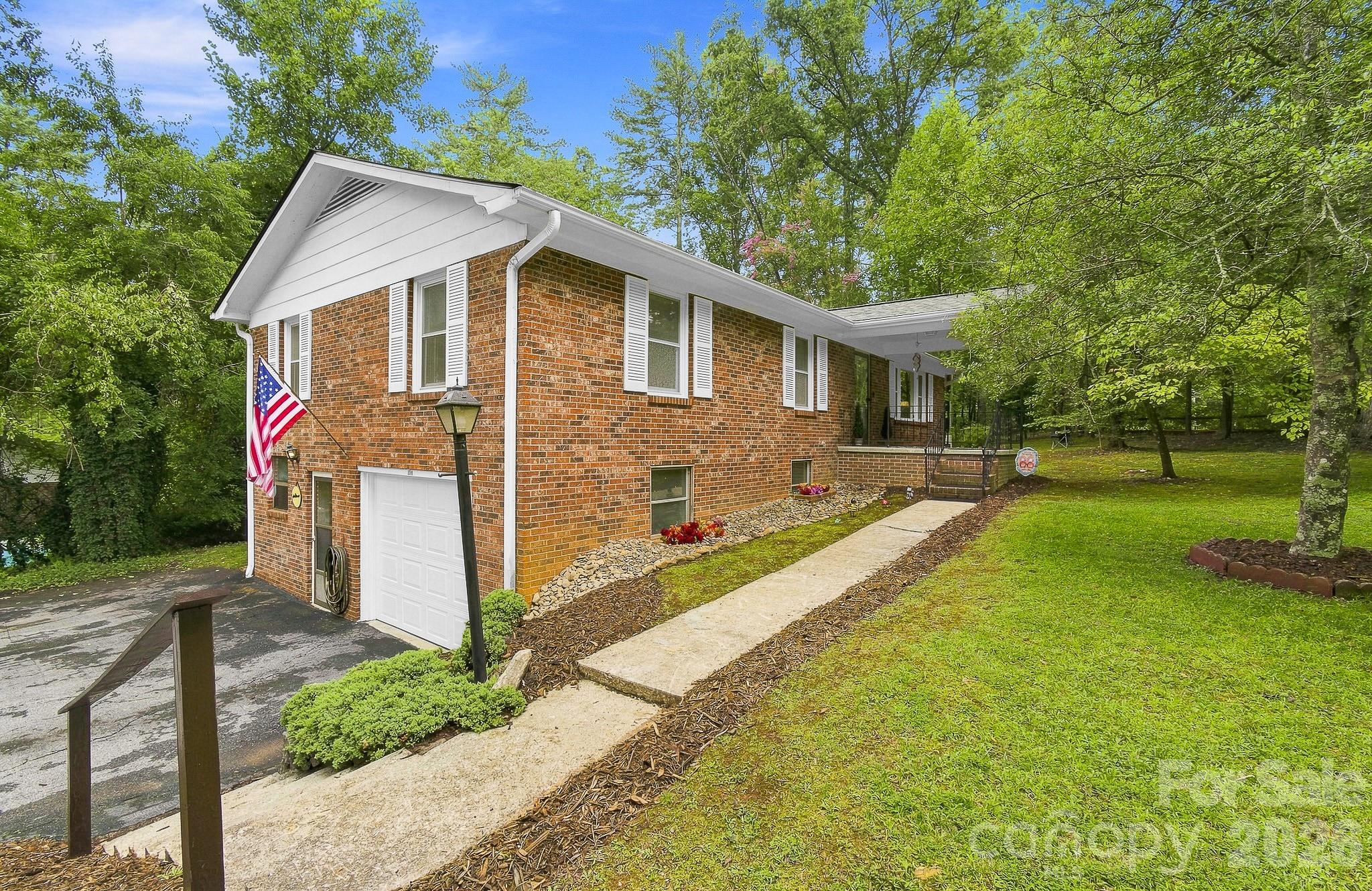 108 Arthur Lane, Hendersonville, NC, 28791