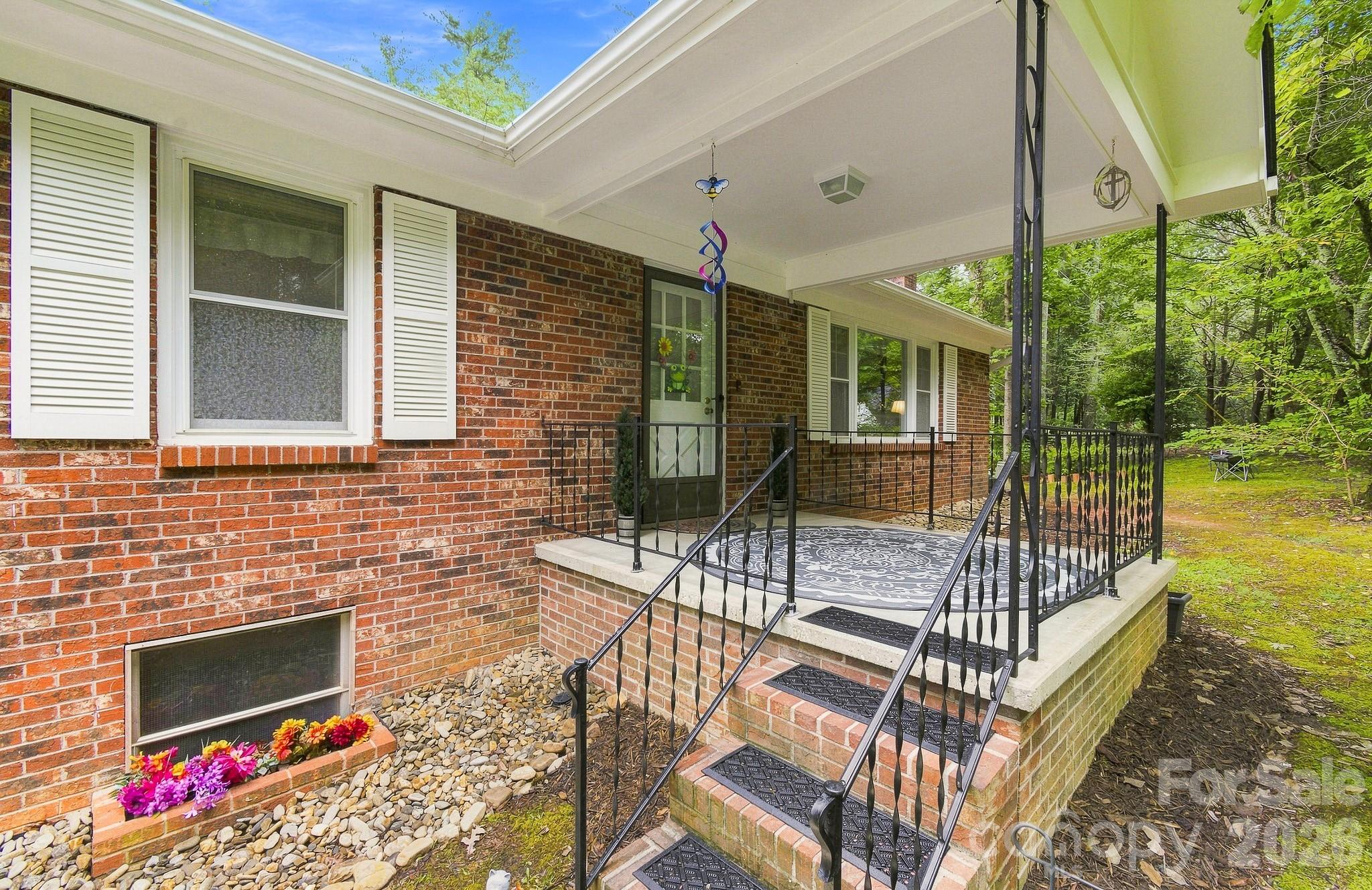 108 Arthur Lane