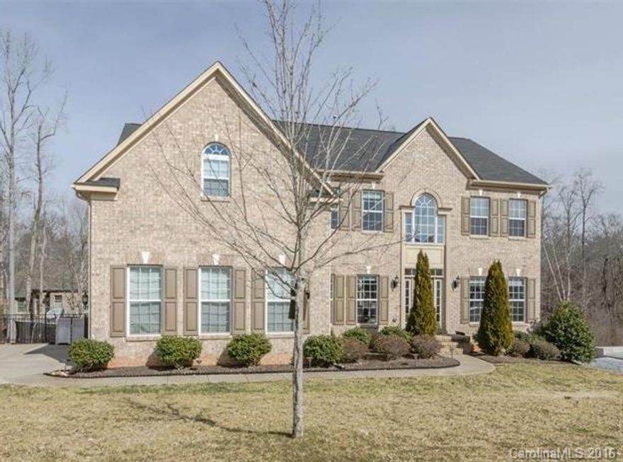 NO SHOWINGS UNTIL FURTHER NOTICE!Impressive hm w/finished walkout basement, 5BR/5BA+upstairs bonus/media rm. w/full BA. Perfection in design for easy living & fantastic entertaining.  Flawless expanded Avalon Plan. deluxe gourmet kitchen w/huge island & light/bright sunrm w/wooded views. Beautifully appointed hm w/$100,000+ in upgrades. Coffered celing in GR, imposing luxurious Mstr Ste. BR /Flex Rm on main w/Full BA. Generous room sizes, boundles storage, rm for guests & room to grow.