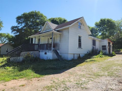 Single Family Residence in Dallas NC 614 Hardin Road.jpg