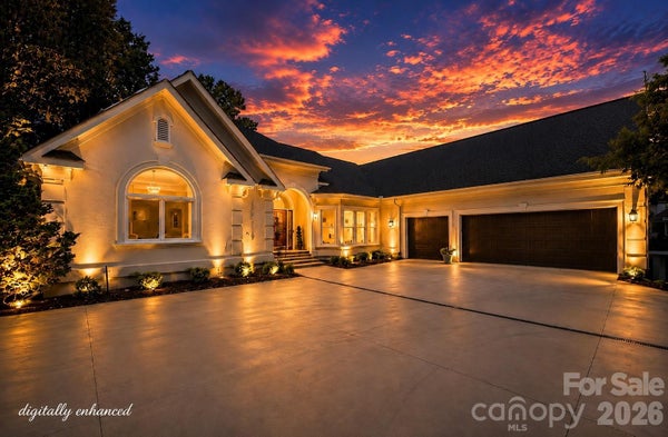 19318 MARY ARDREY CIR, CORNELIUS, NC 28031 - Image 32b712d1858e6584c91c14d9262f34df/4081193328