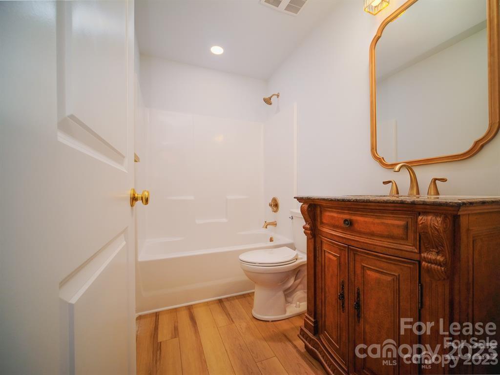 Lakewood - Residential Lease