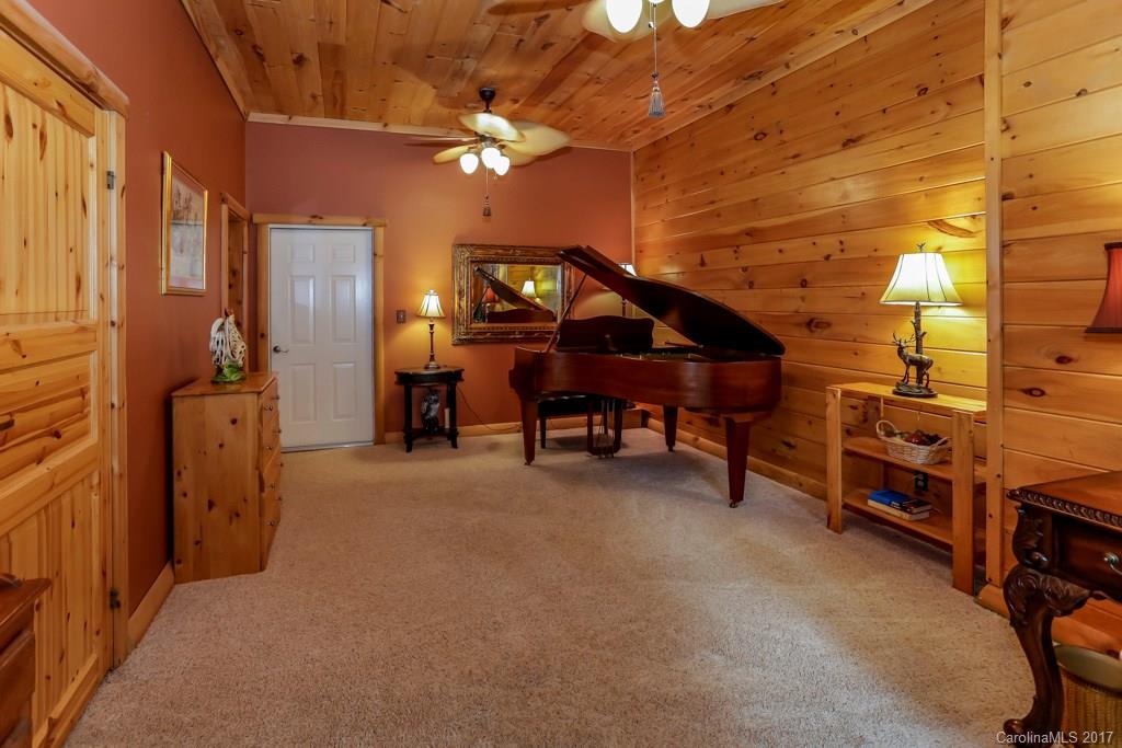 Rumbling Bald on Lake Lure - Residential