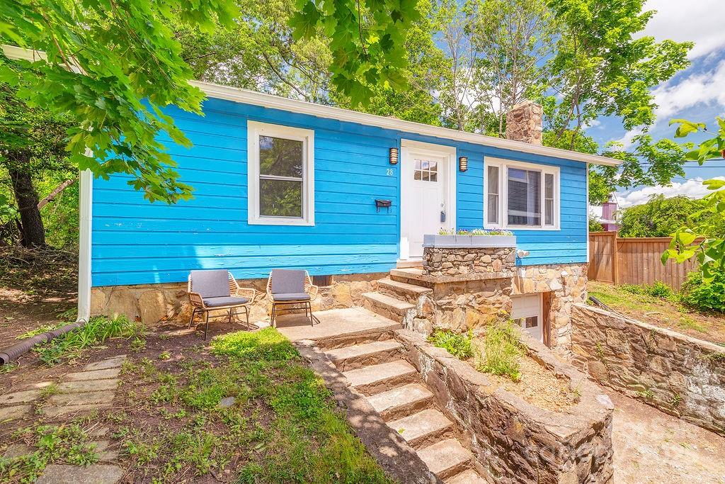 28 Robindale Avenue