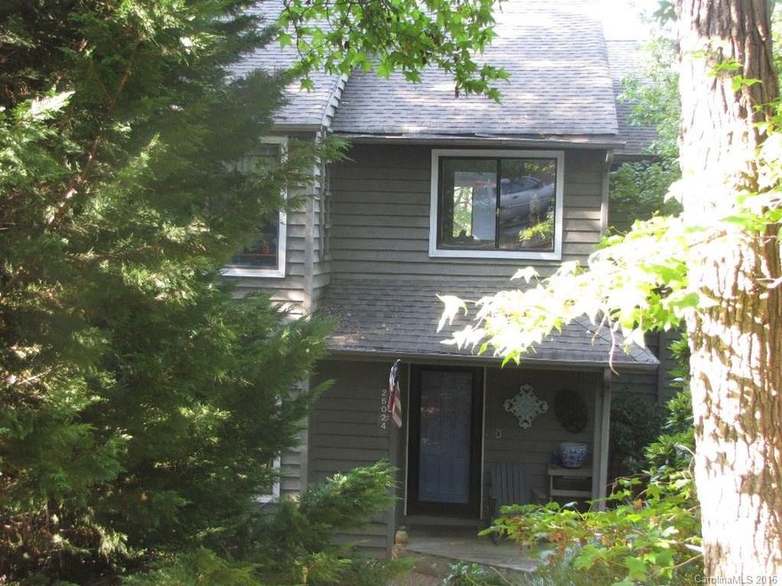 WATERFRONT WITH DOCK - 2 bedroom/2.5 baths End unit. Awesome water views, each bedroom is large & has a private bath. Great room w/fireplace, formal dining room & new kitchen w/breakfast area. No smoking is permitted inside the home or on the deck. No cats, a small quiet dog is negotiable w/restrictions to be agreed upon. Tenant will have 1/2 of the dock for one boat. Great location, Fort Mill Schools, Tega Cay Amenities!