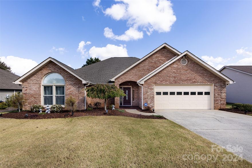 Welcome home! This Spacious Three-Bedroom, Two-Bath Ranch features a large, beautifully remodeled kitchen with stainless steel appliances quartz counter tops, updated luxury vinyl plank flooring, and a stunning electric fireplace. The Breakfast area offers picturesque views of the private, fenced Backyard that is professionally landscaped with irrigation. Refrigerator, washer/dryer conveys! Enjoy the stamped concrete patio, perfect for entertaining. This Home is well maintained, clean as a whistle, and move-in ready!
Top rated Fort Mill Schools! Please check school assignments!