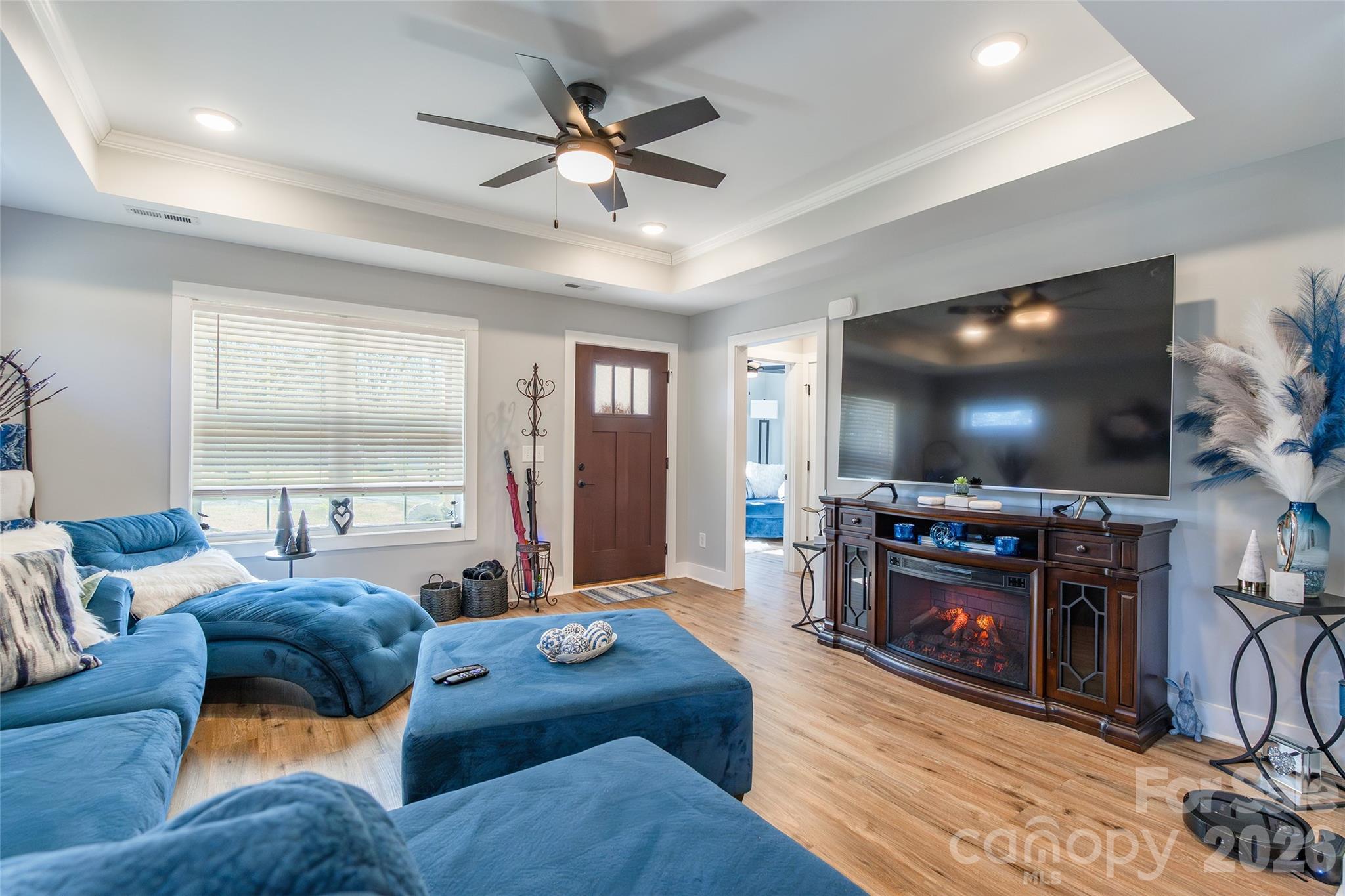 1325 E Cannon Avenue