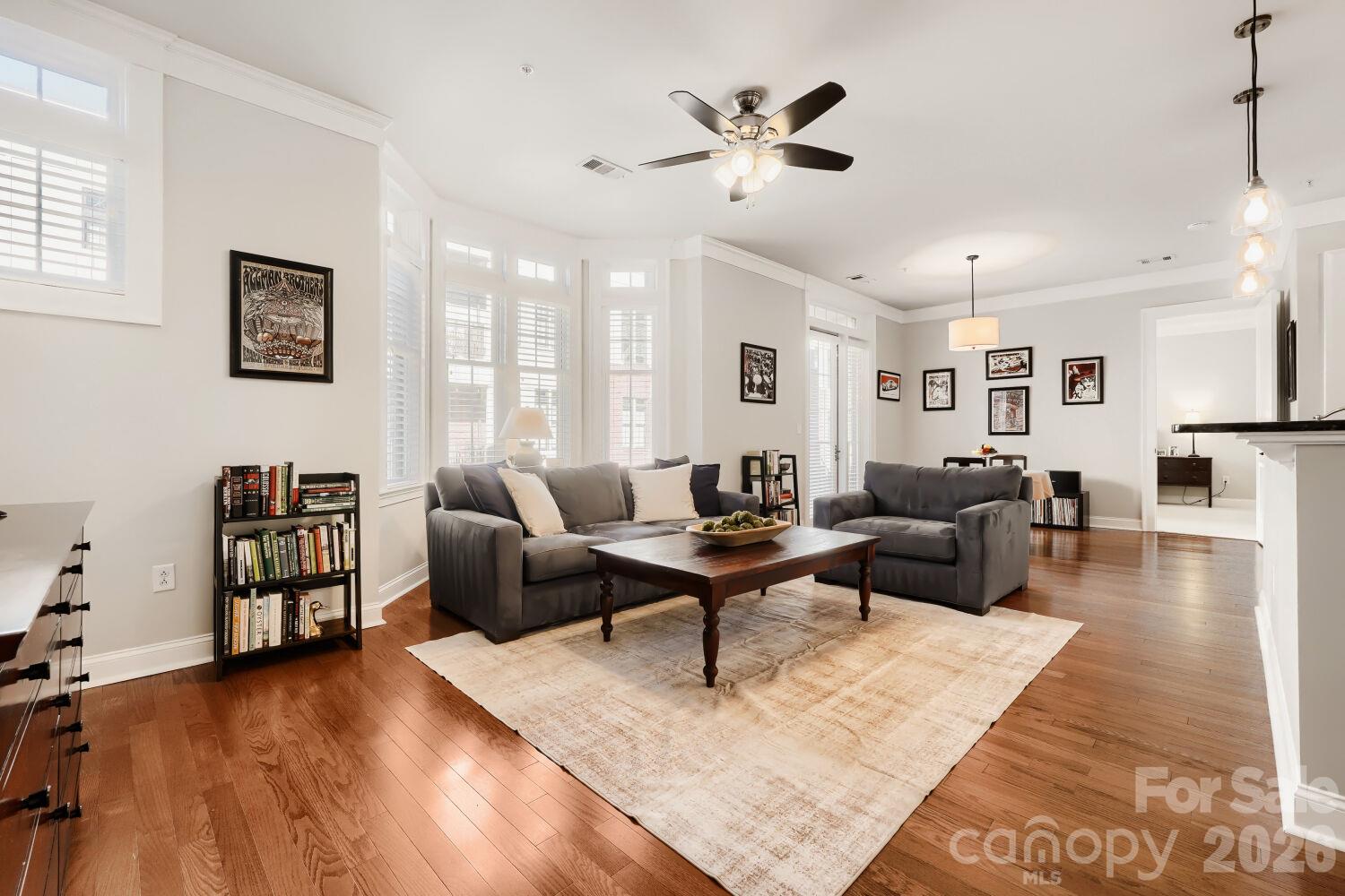 2810 Selwyn Avenue 324