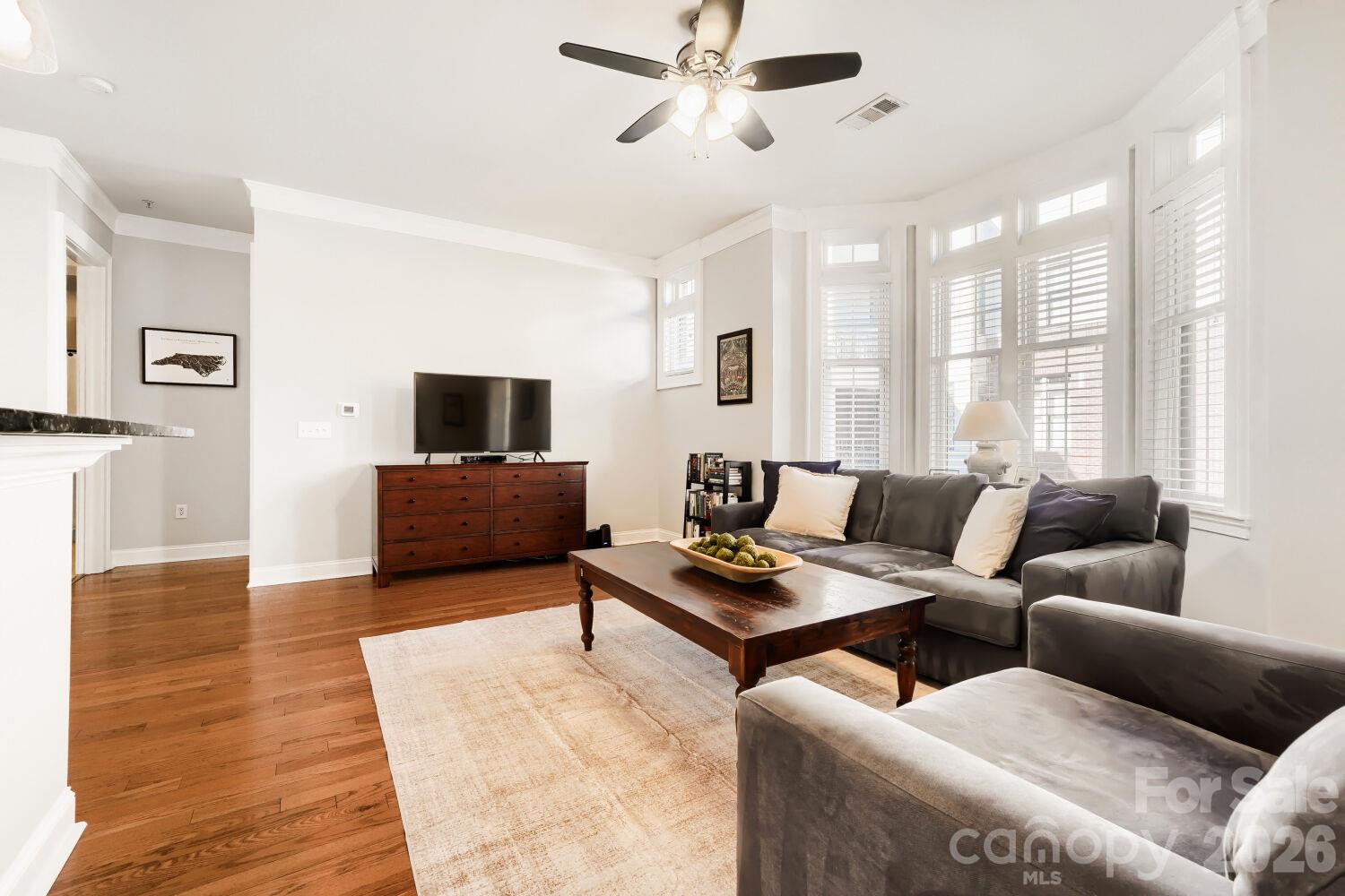 2810 Selwyn Avenue 324