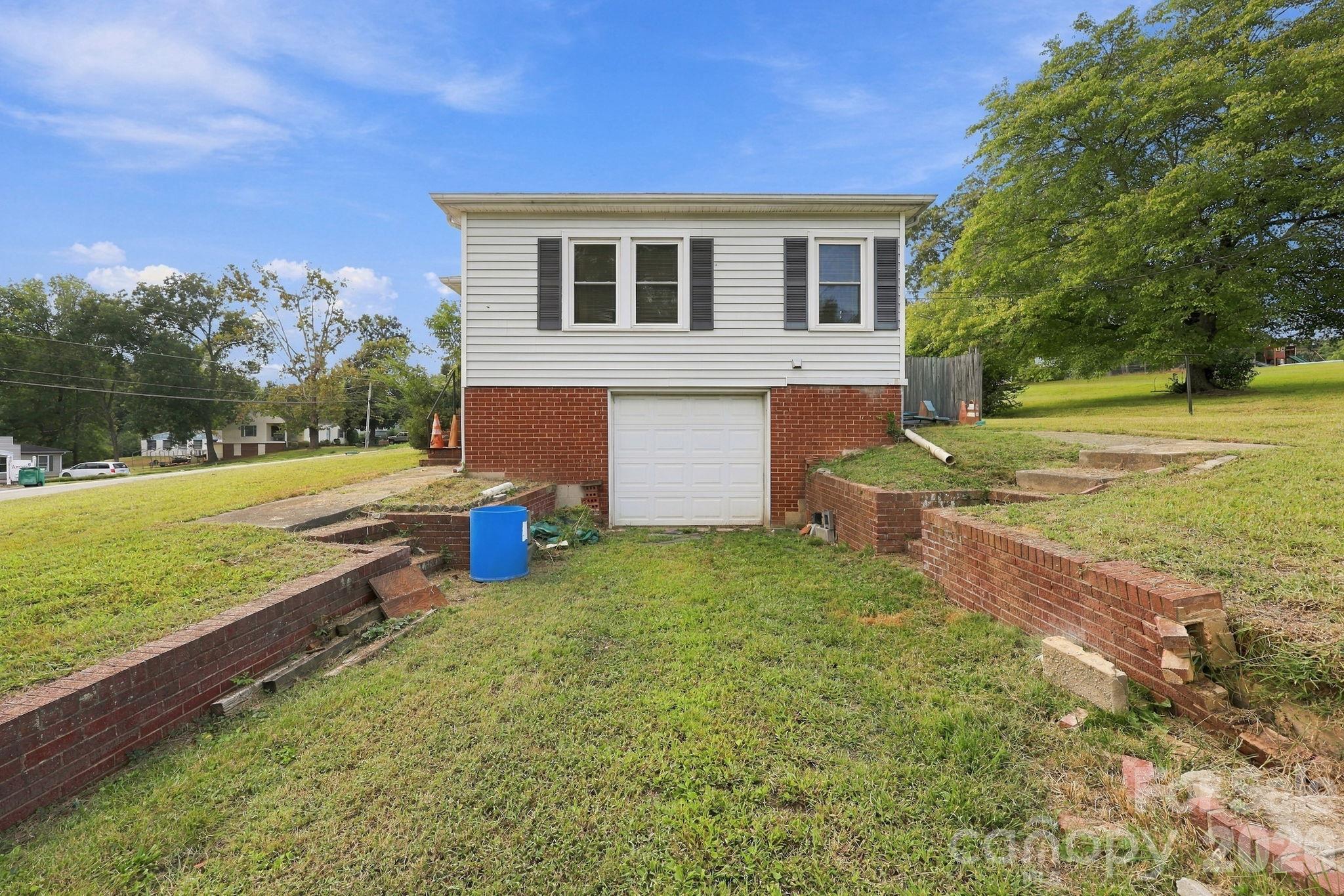 2204 W Main Street