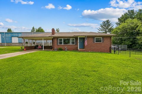 Photo of 691 Central Street, Hudson, NC 28638 (MLS # 4407003)