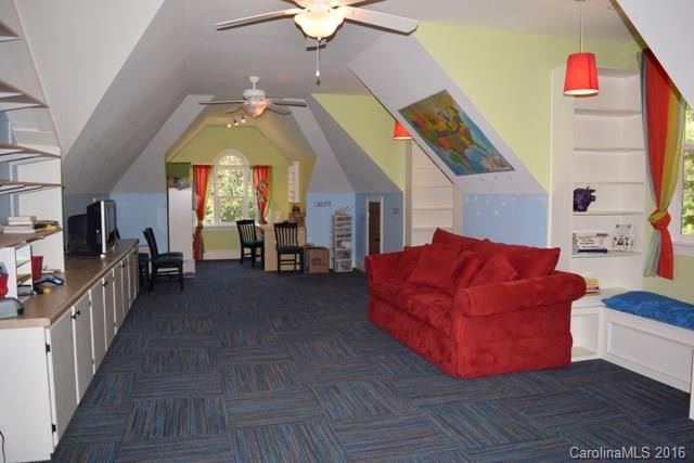 Olde Williamsburg - Residential