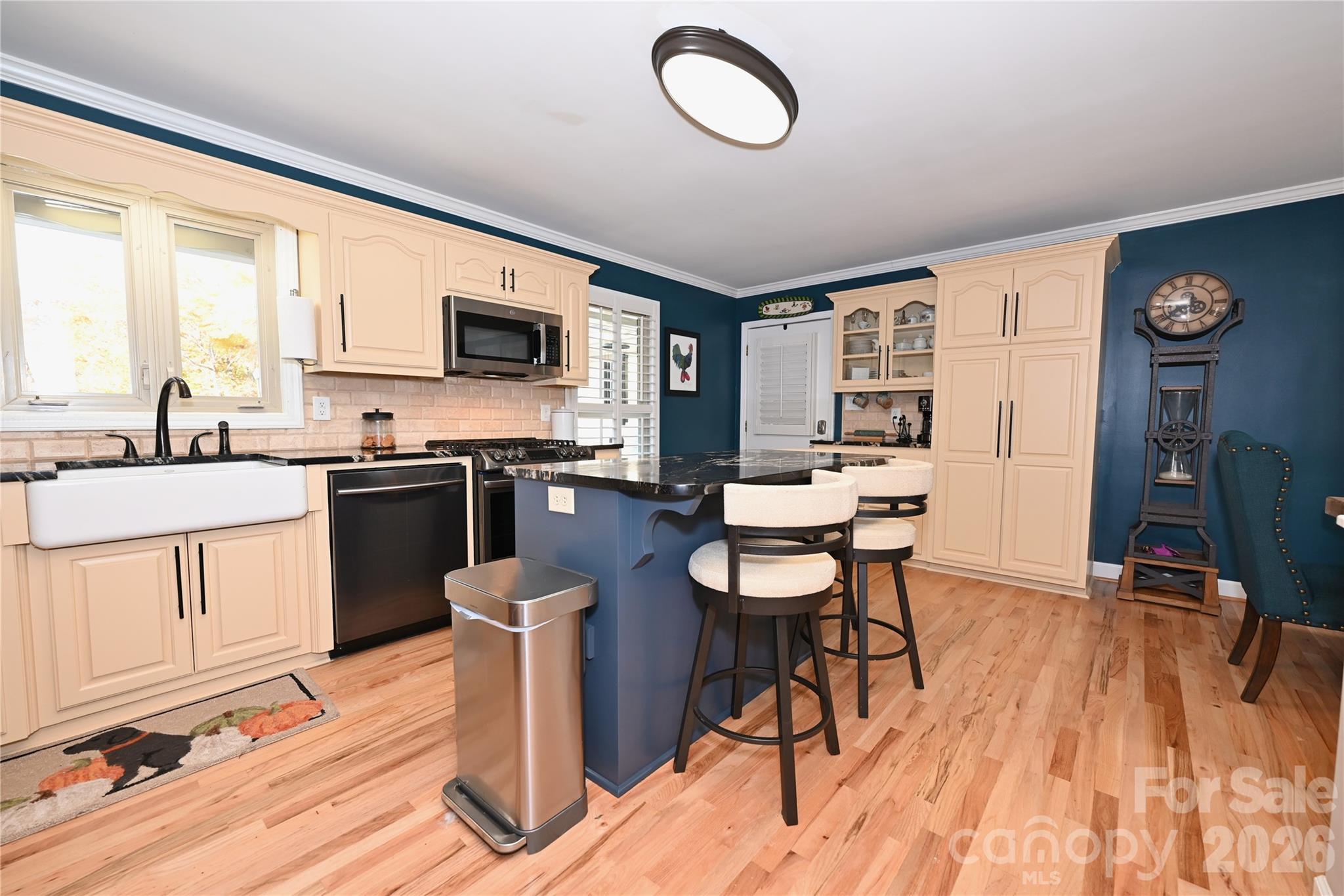 Glenn Oaks - Residential