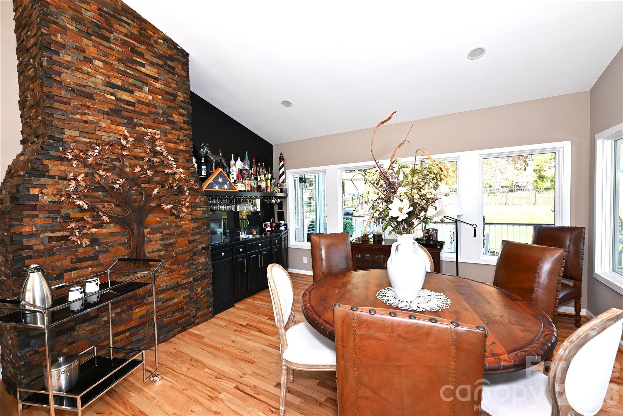 Glenn Oaks - Residential