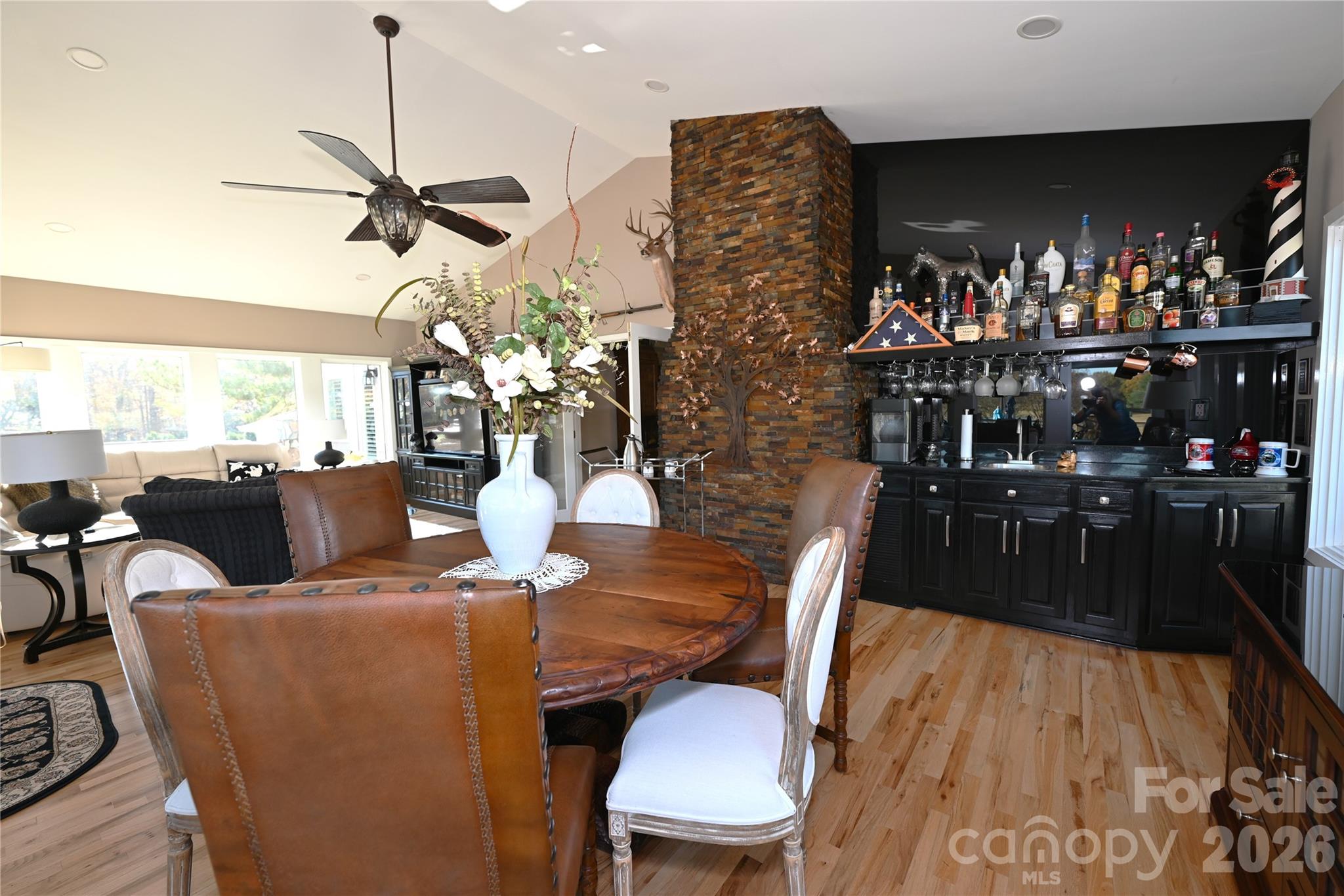 Glenn Oaks - Residential