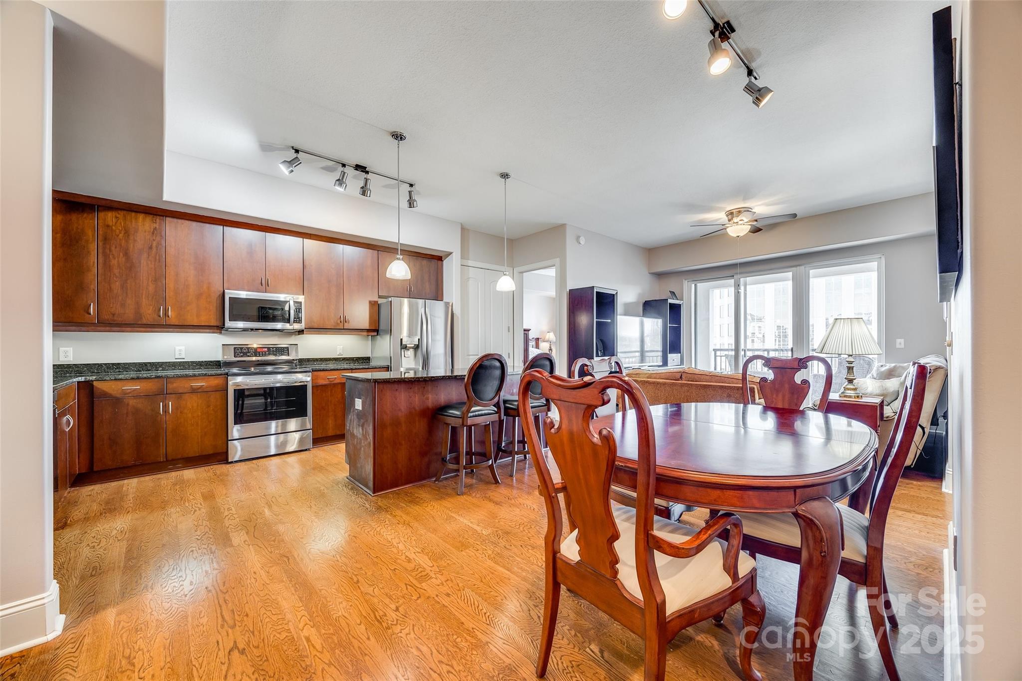 4620 Piedmont Row Drive 605