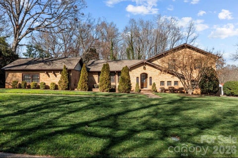 Photo of 6621 Fair Lawn Road, Charlotte, NC 28215 (MLS # 4387836)