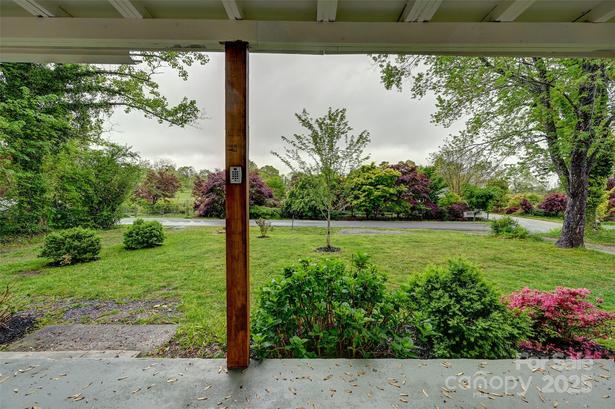 110 Maplewood Knoll Drive