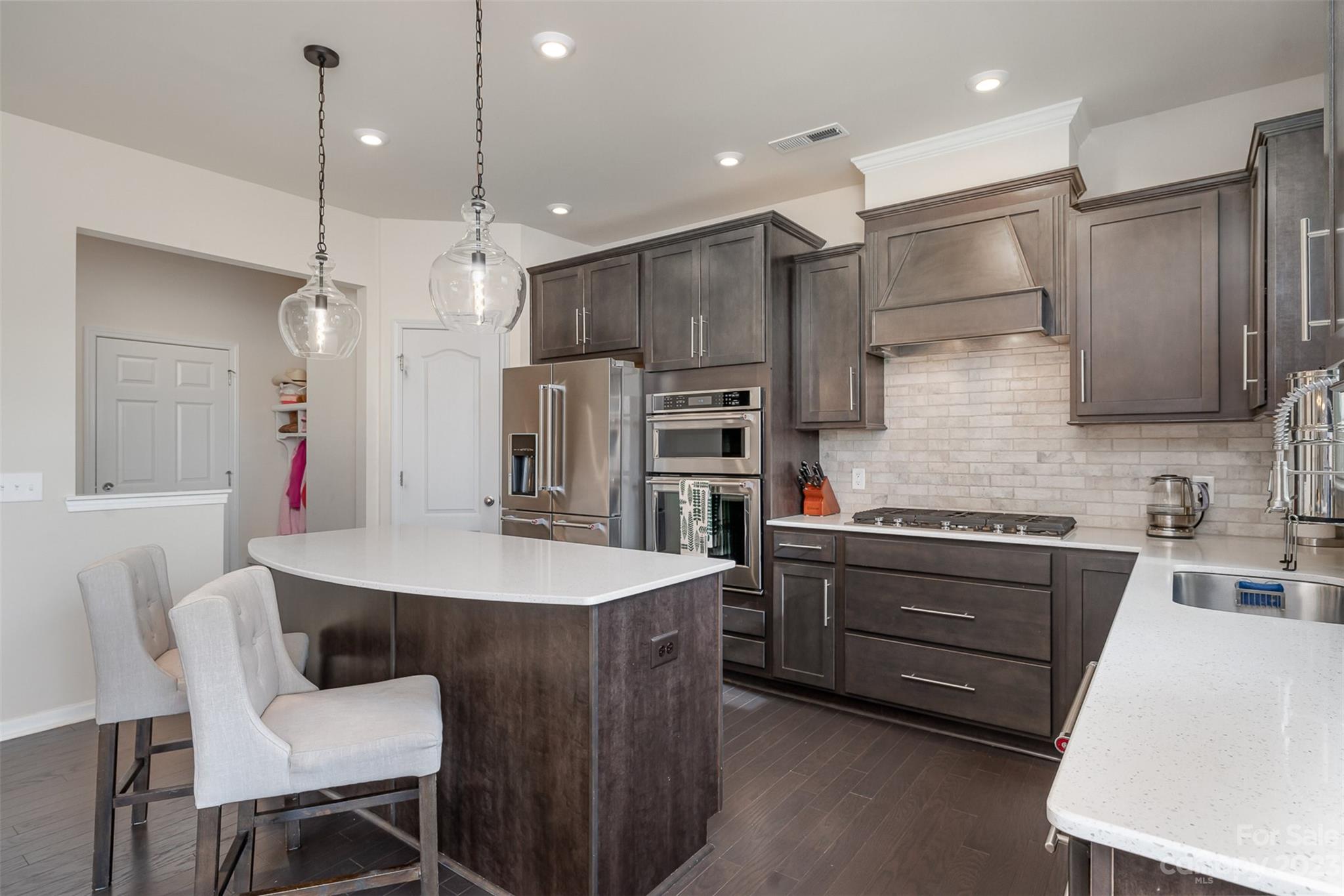 Queensbridge - Residential