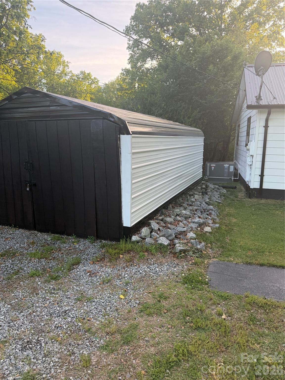 MEADOWBROOK - Residential