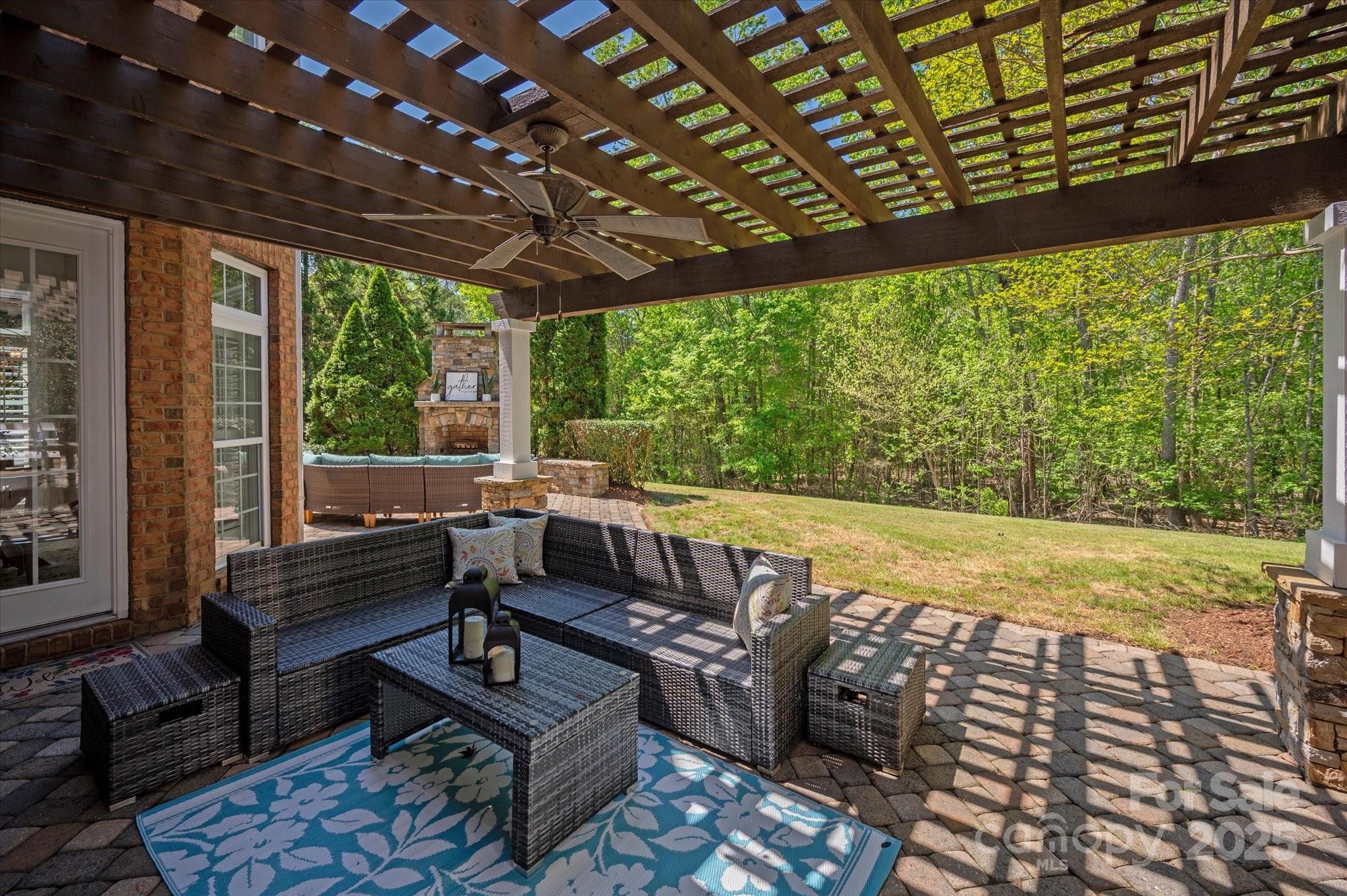 The Chimneys Of Marvin - Residential