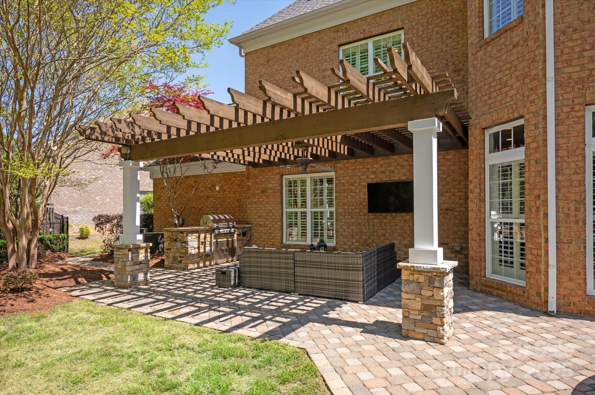 The Chimneys Of Marvin - Residential