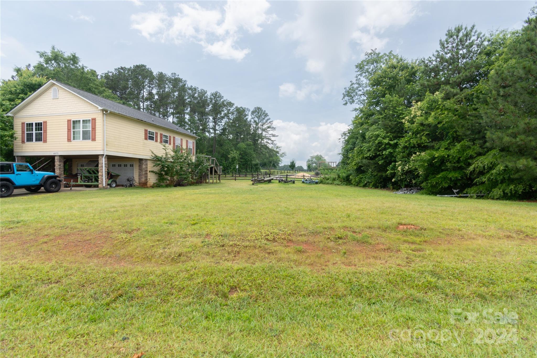 Country Club Estates - Land