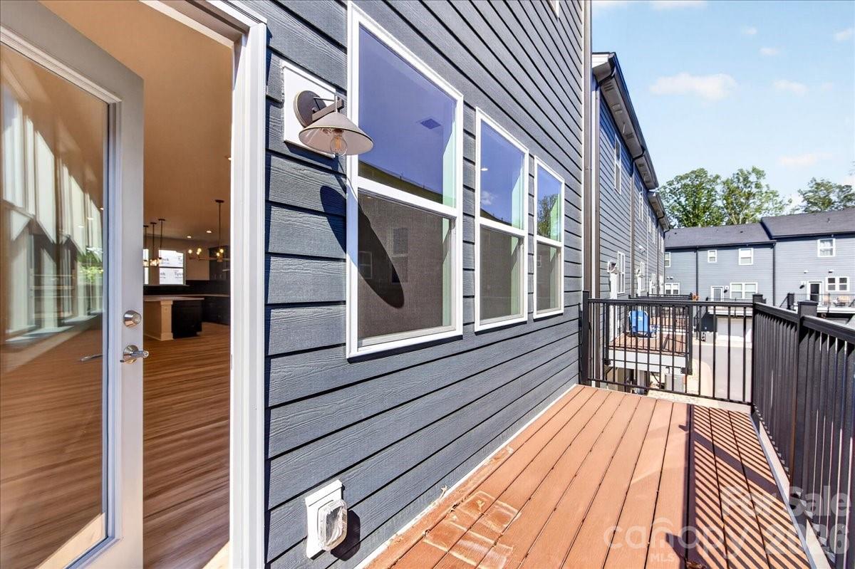 Context at Oakhurst - Residential