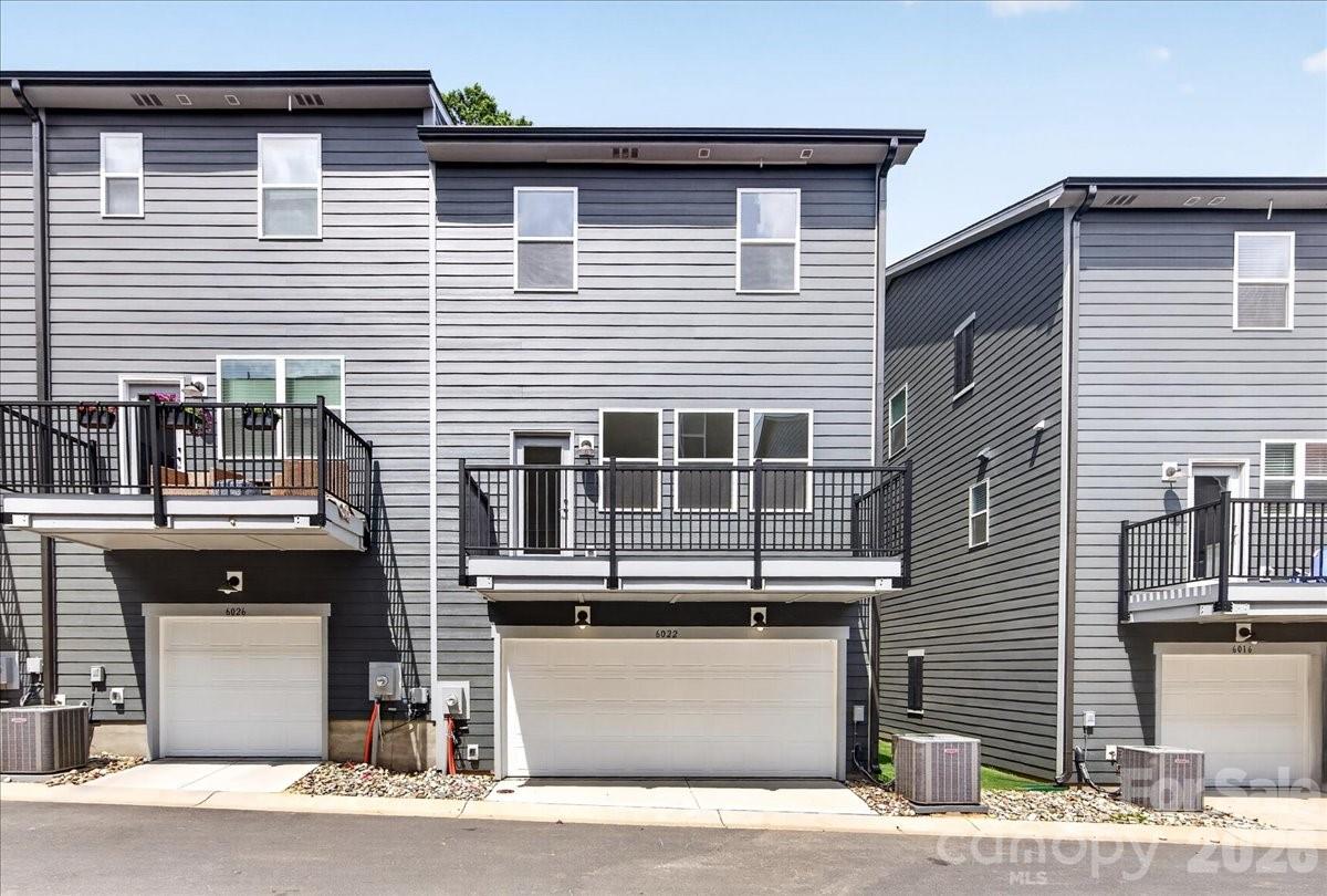 Context at Oakhurst - Residential