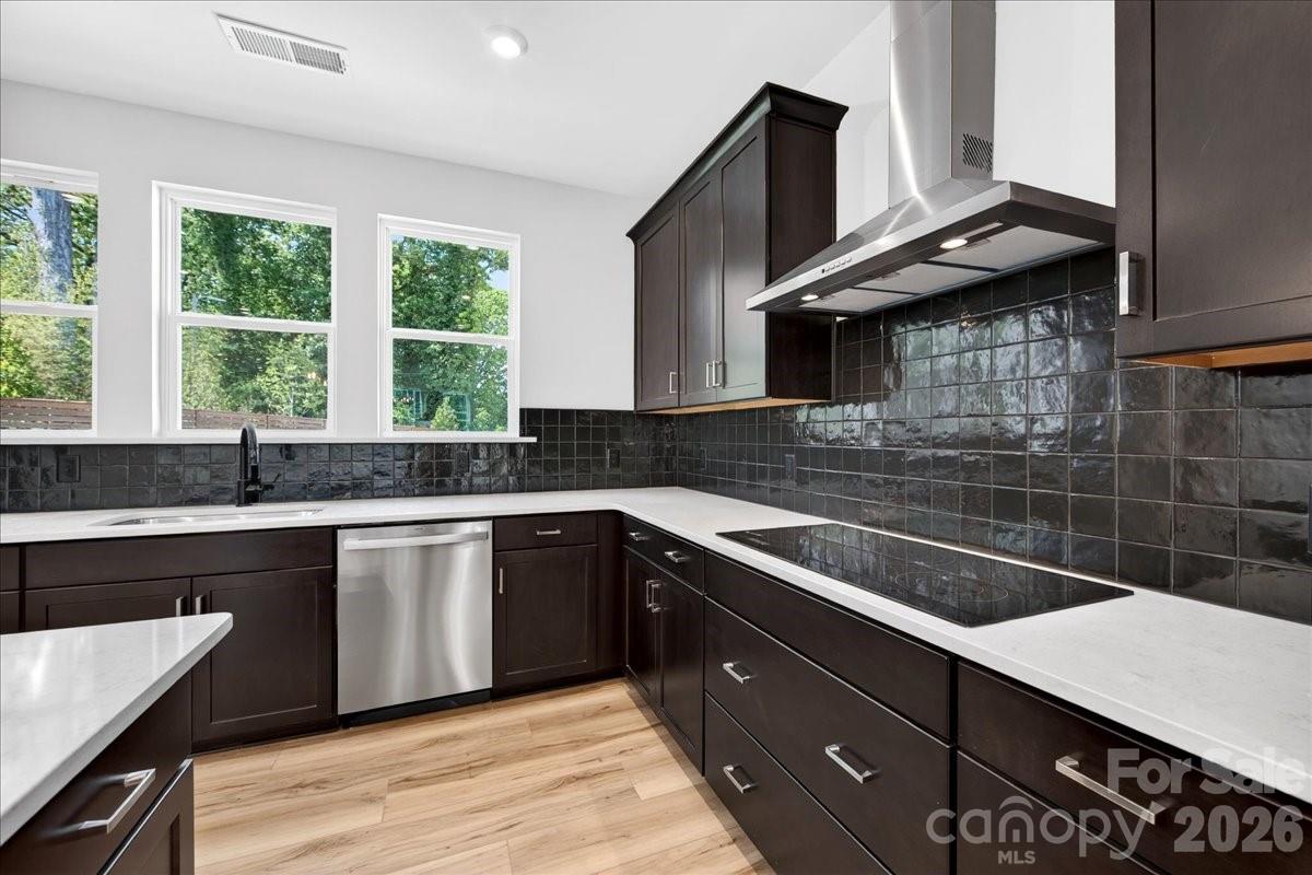 Context at Oakhurst - Residential