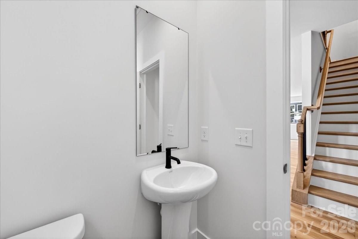 Context at Oakhurst - Residential