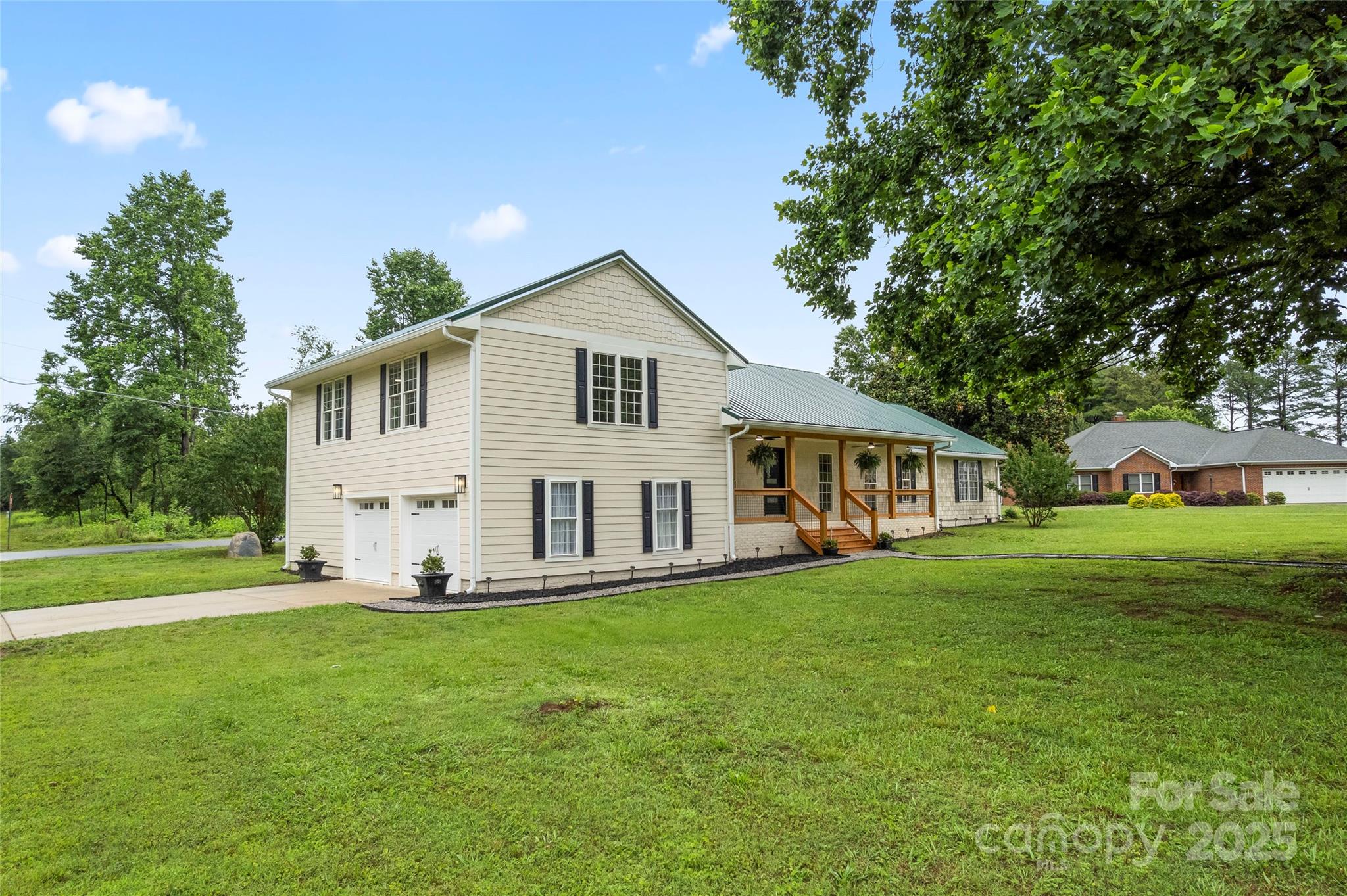 105 Pelican Court