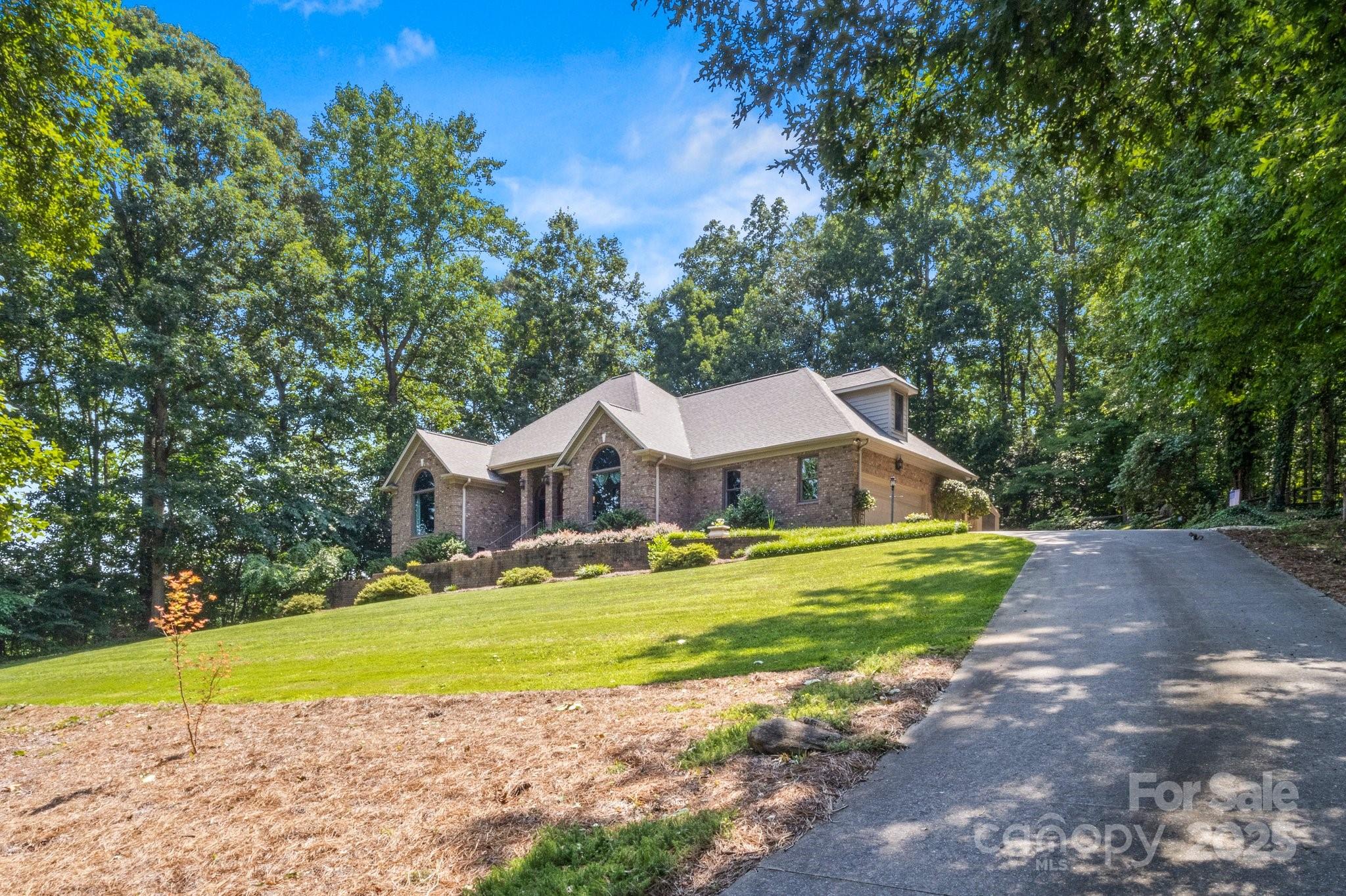 107 Creekwood Drive