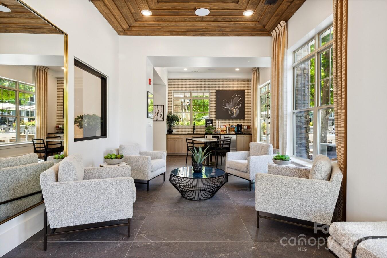 Asheville, North Carolina 28805, United States, 2 Bedrooms Bedrooms, ,2 BathroomsBathrooms,Residential,Active,56429