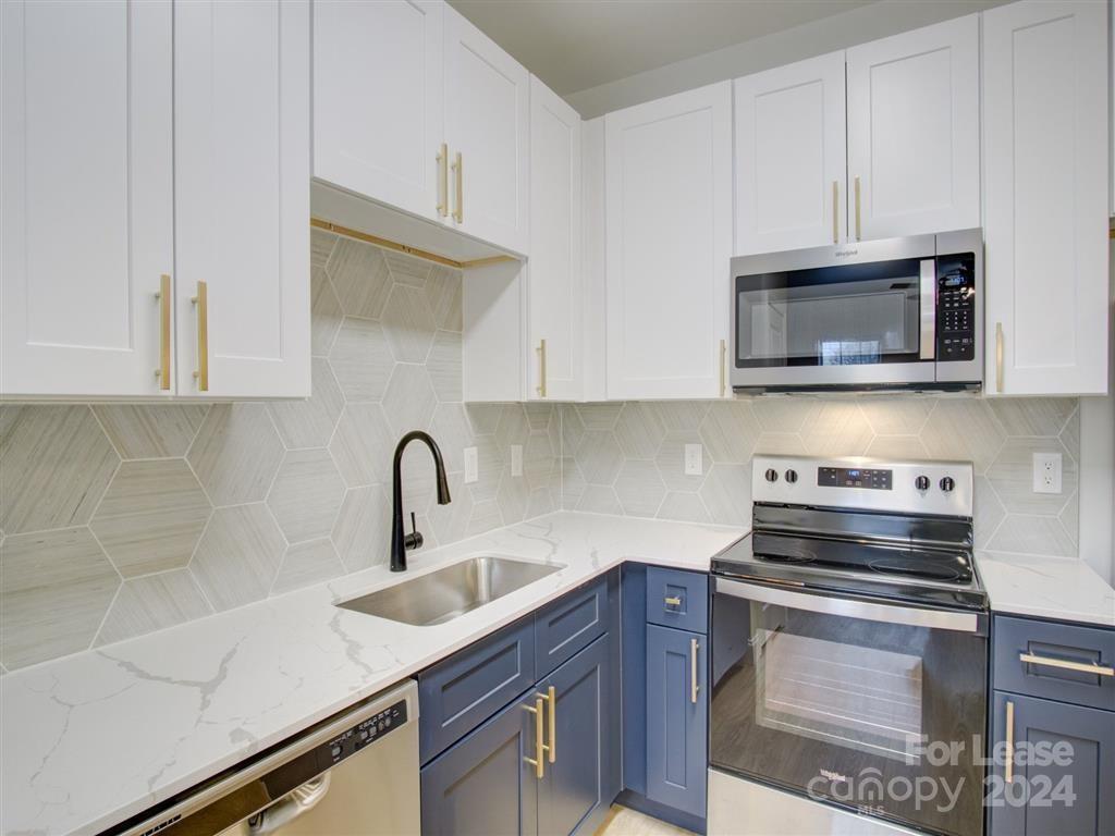 Asheville, North Carolina 28805, United States, 2 Bedrooms Bedrooms, ,2 BathroomsBathrooms,Residential,Active,56429