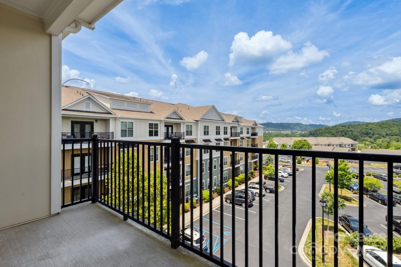 Asheville, North Carolina 28805, United States, 2 Bedrooms Bedrooms, ,2 BathroomsBathrooms,Residential,Active,56429