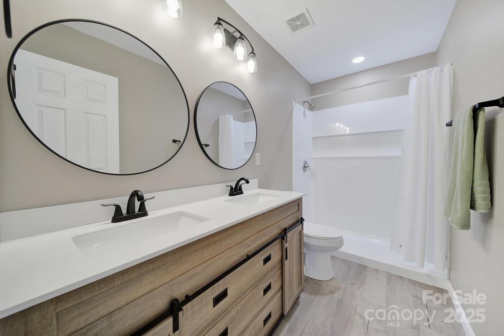 English Trails - Residential