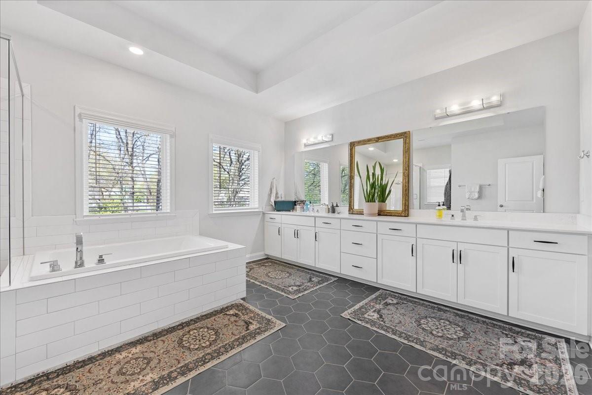 Villa Heights - Residential