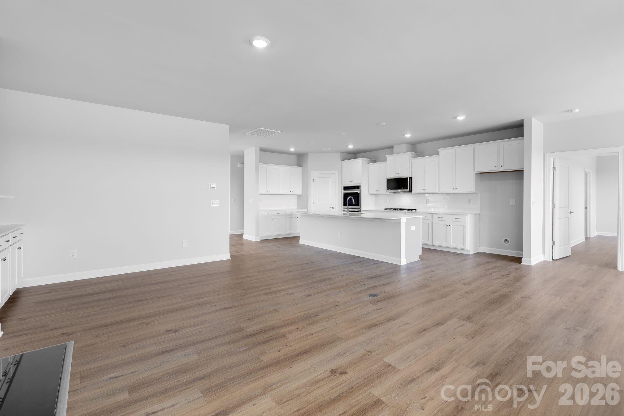 Roselyn - Residential