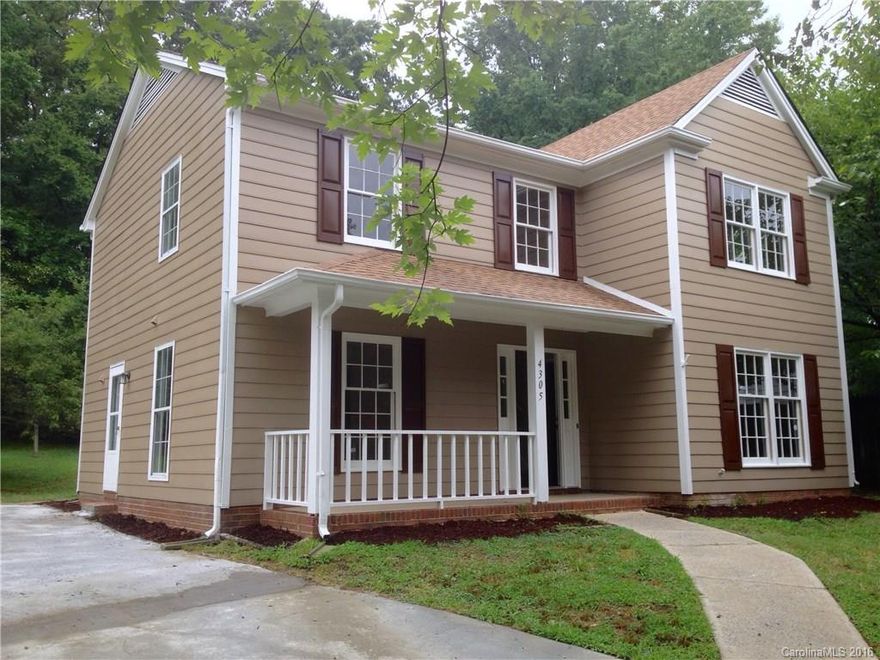 Renovated home! New roof, siding, exterior paint, interior paint, and much more!
Located on a very private cul-de-sac in a very desireable neighborhood. This is a must see home!