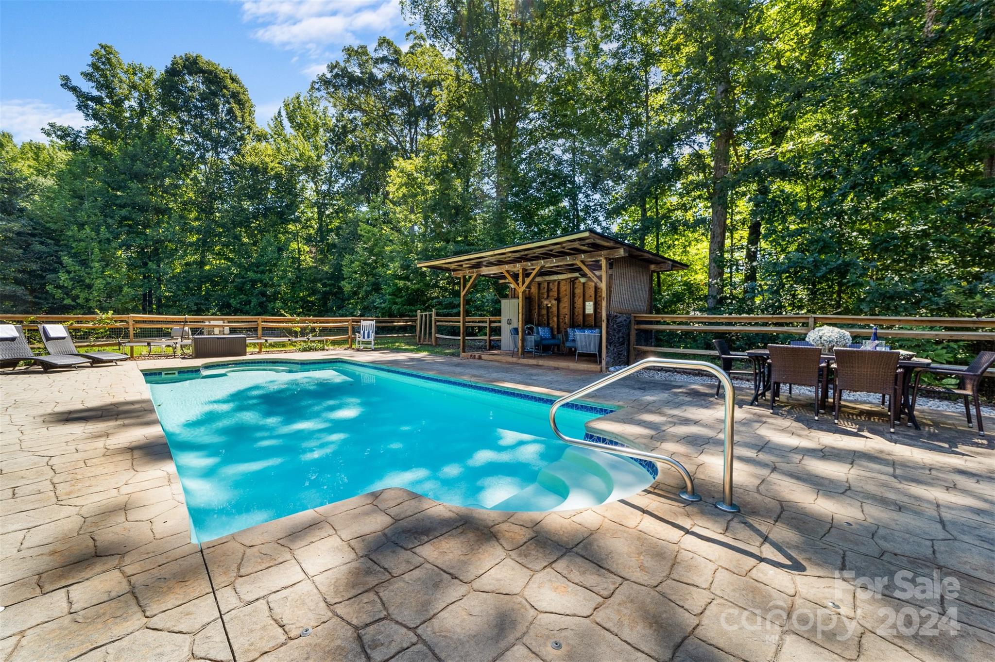 Shady Cove - Residential