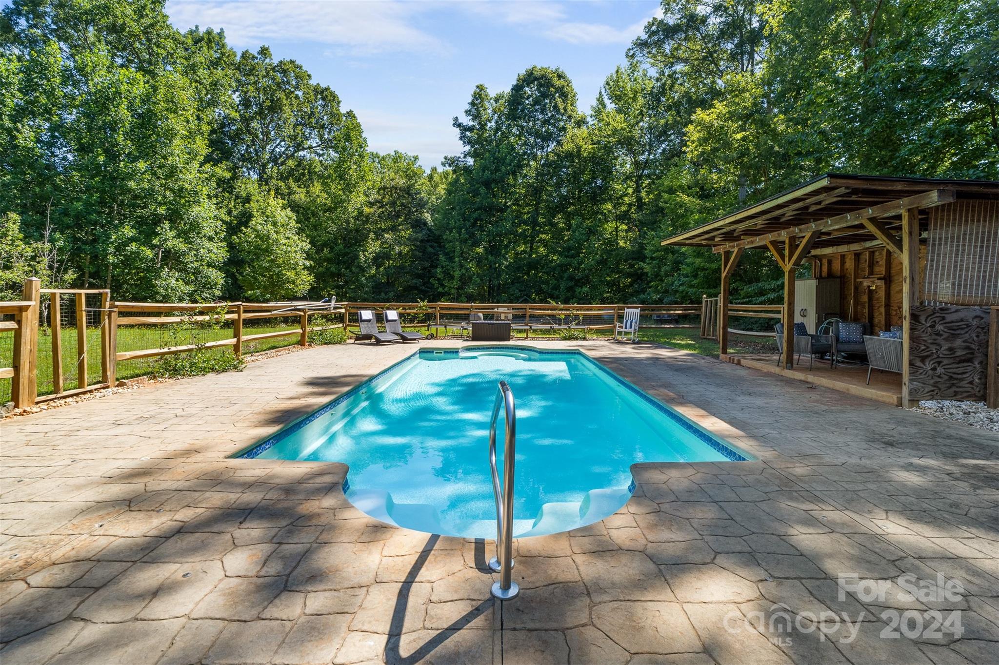 Shady Cove - Residential