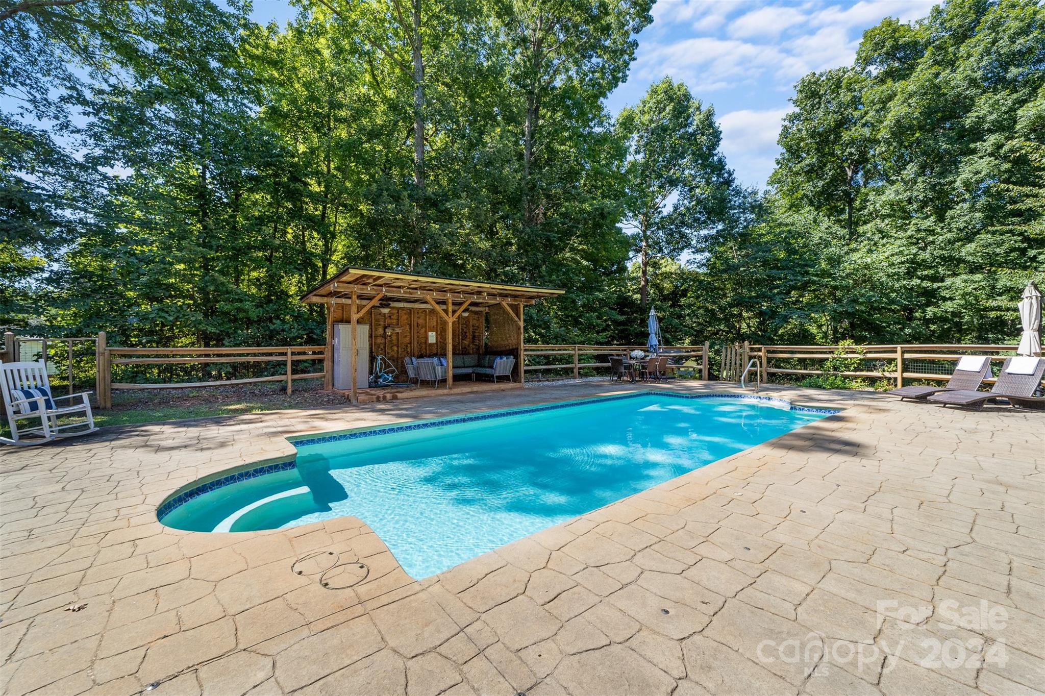 Shady Cove - Residential