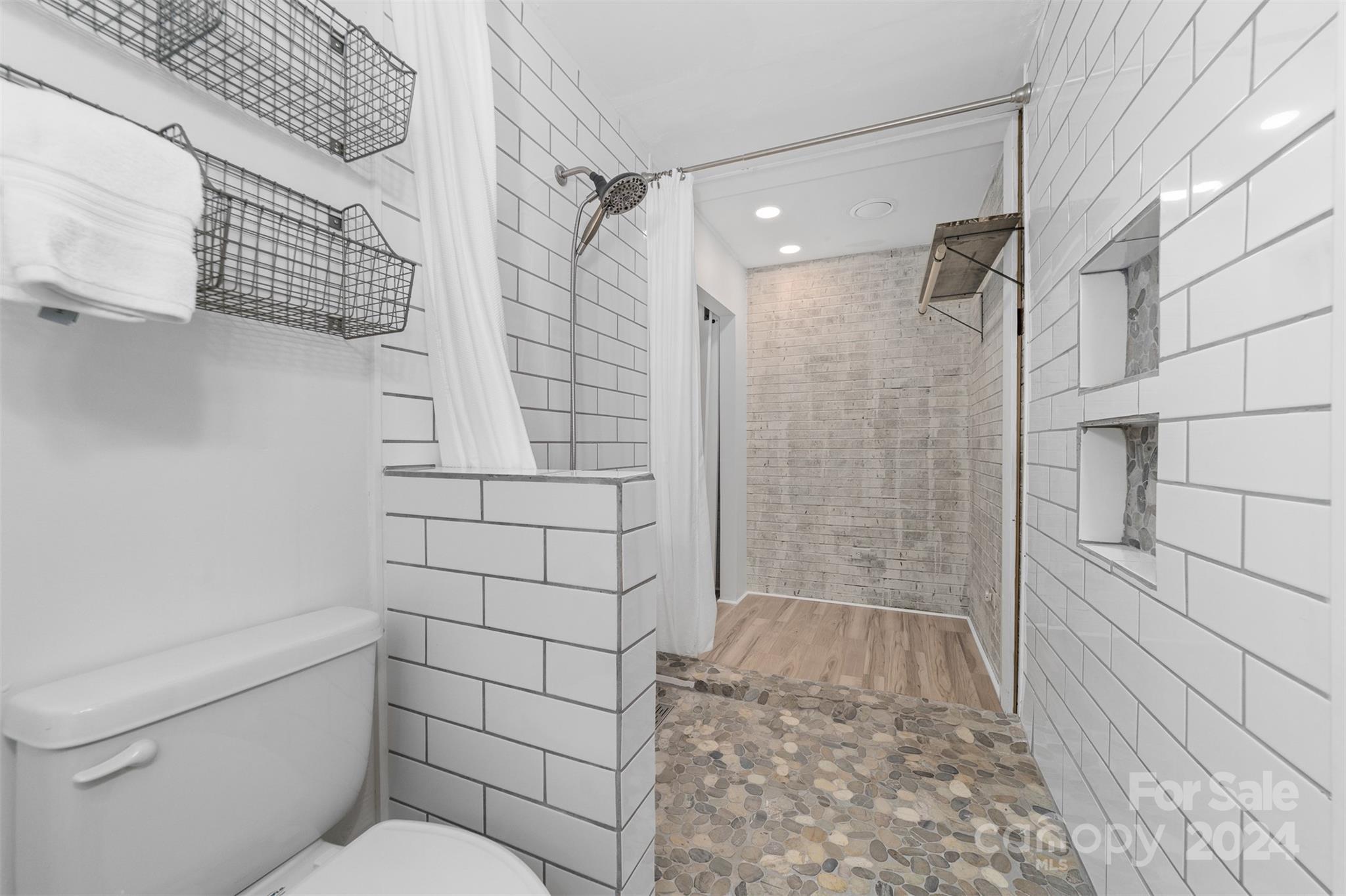 Shady Cove - Residential