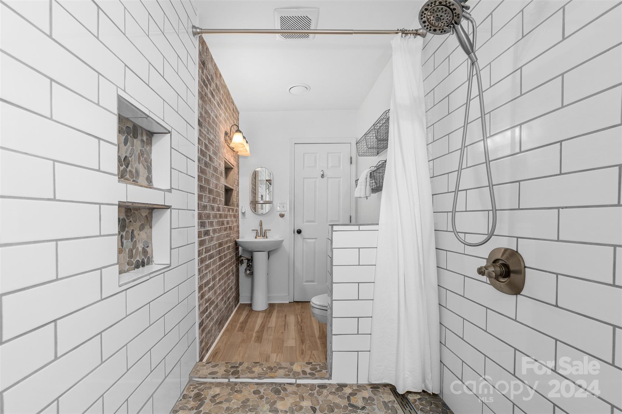 Shady Cove - Residential