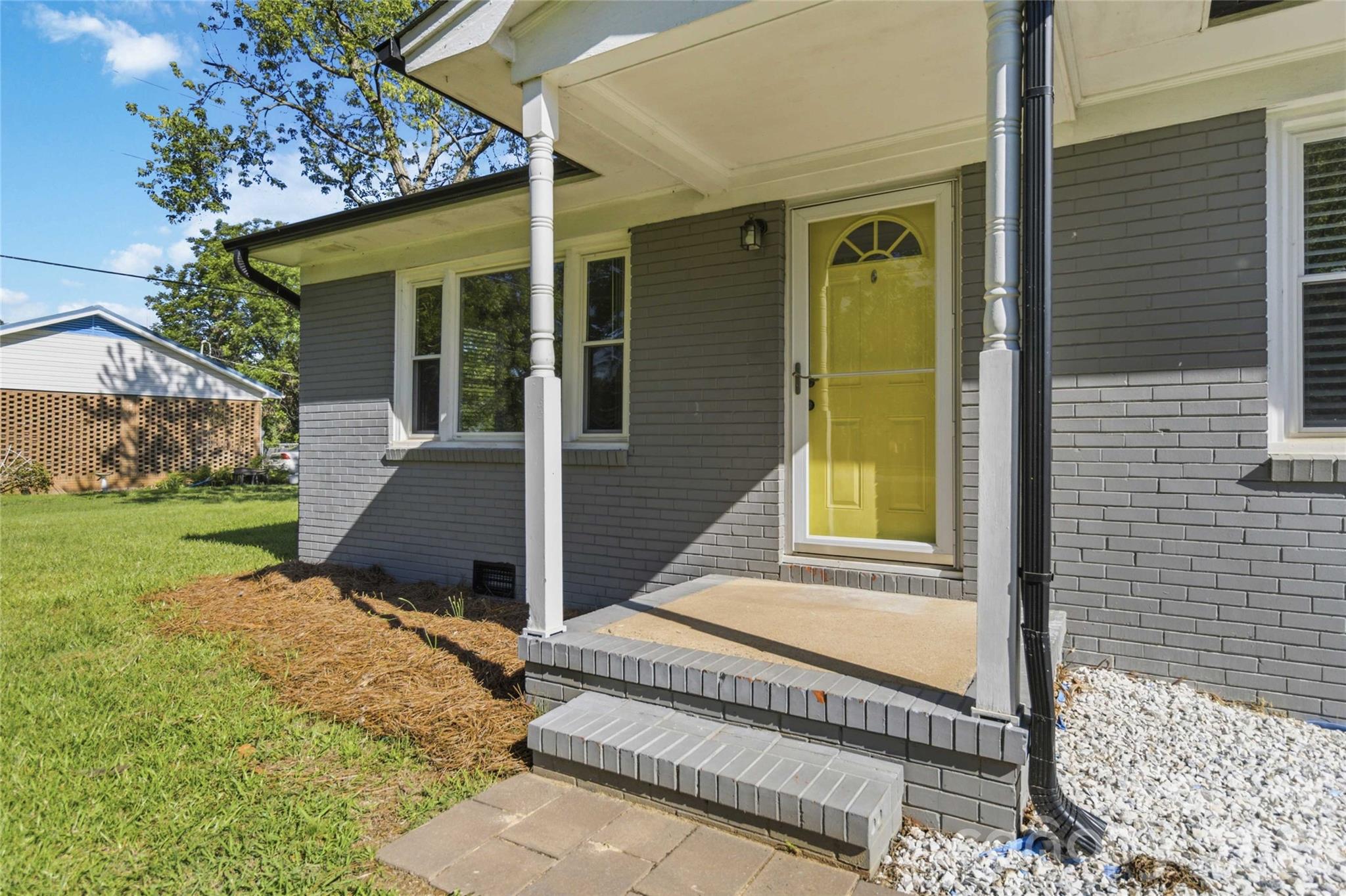 408 W Sandy Ridge Road